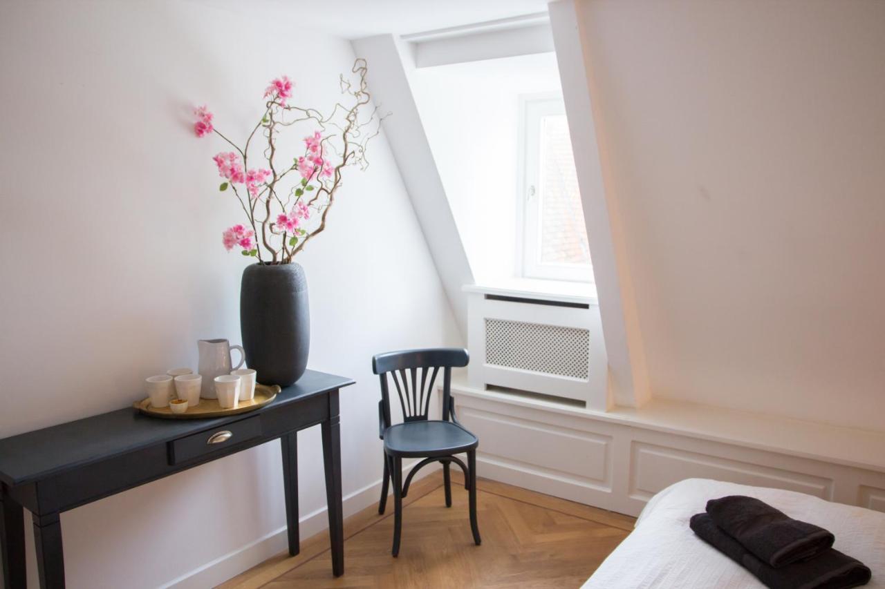 Canal House In Historic City Center Gouda Bagian luar foto